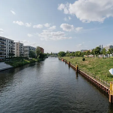 Homely - New Build , Near River , Main Station , Family & Business *