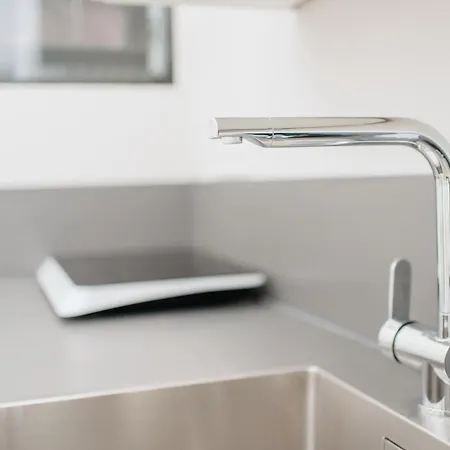 아파트 Homely - New Build , Near River , Main Station , Family & Business *