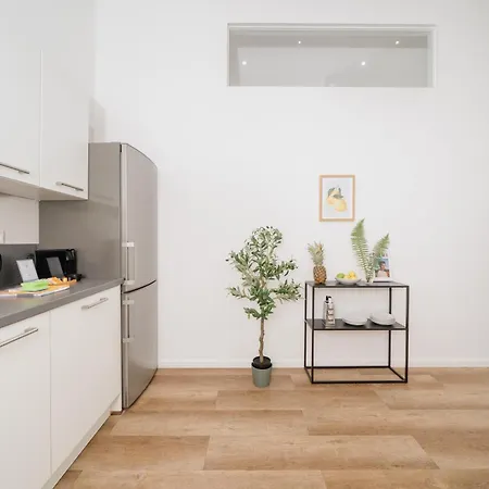 Homely - New Build , Near River , Main Station , Family & Business * Berlino