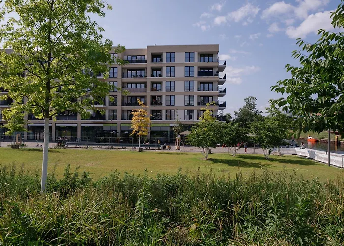 Homely - New Build , Near River , Main Station , Family & Business * Berlim