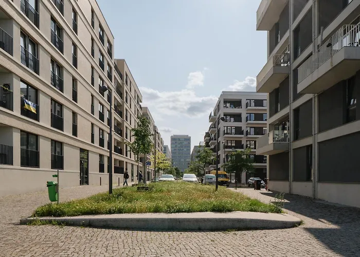 Homely - New Build , Near River , Main Station , Family & Business Apartamento *