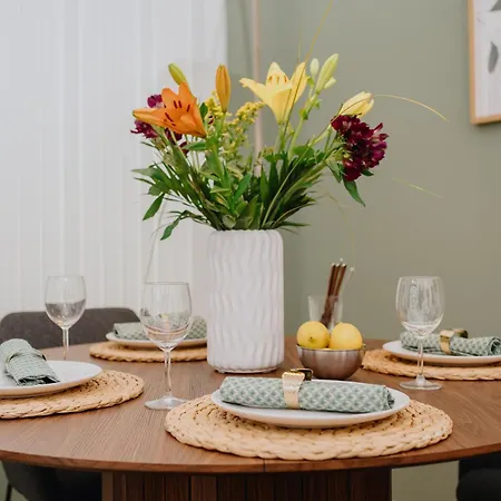 Appartement Homely - New Build , Near River , Main Station , Family & Business *