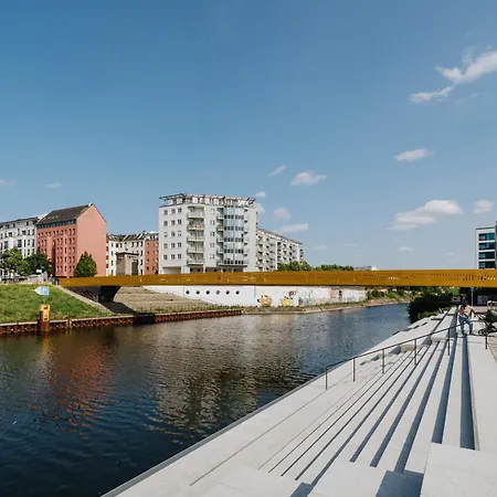 Homely - New Build , Near River , Main Station , Family & Business Appartement