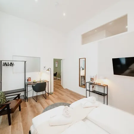 Homely - New Build , Near River , Main Station , Family & Business Appartement Berlijn
