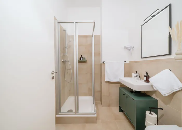 Homely - New Build , Near River , Main Station , Family & Business ベルリン